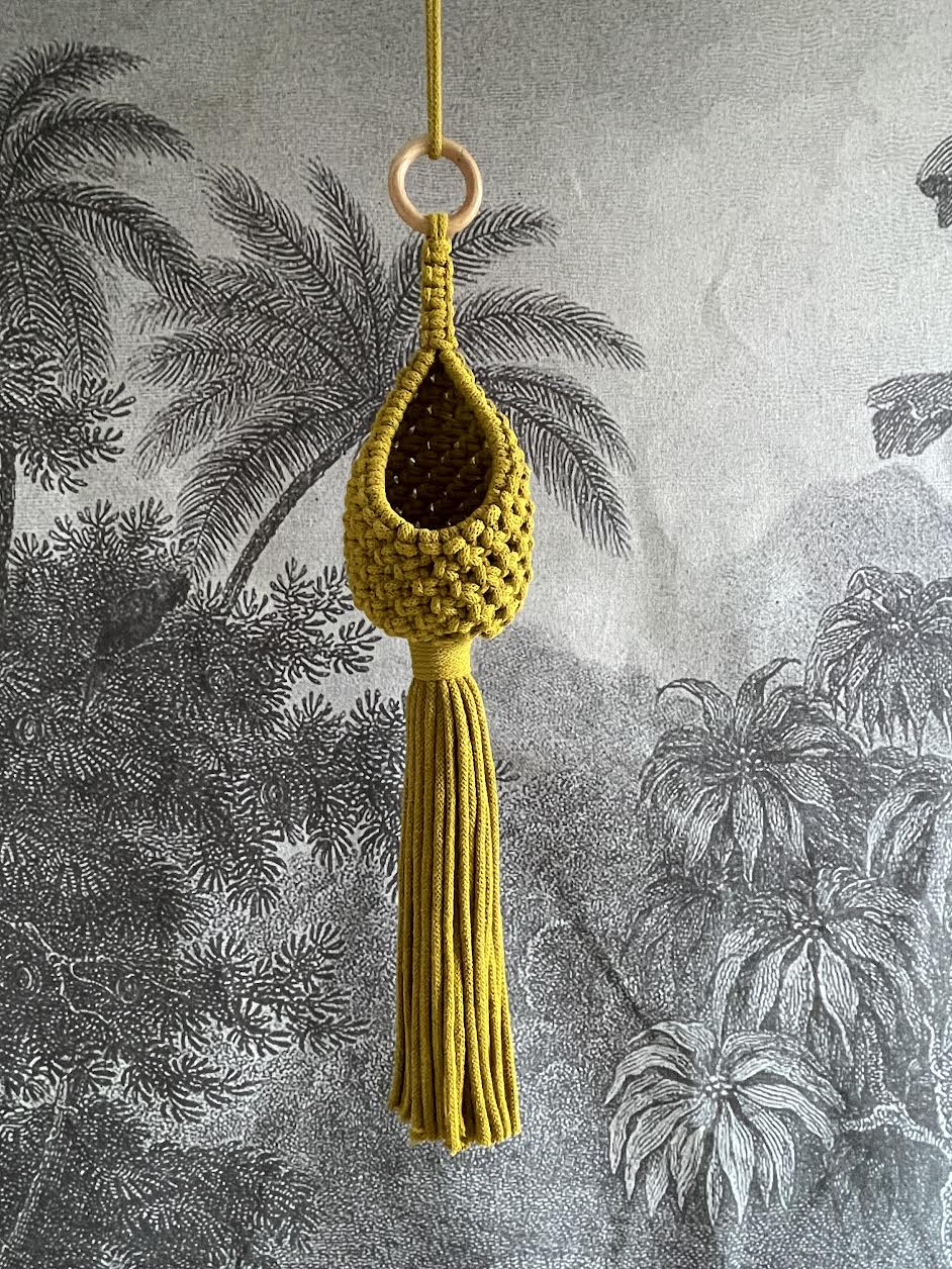 suspension macramé jaune épicé modèle colibri déco bohème univers végétal
